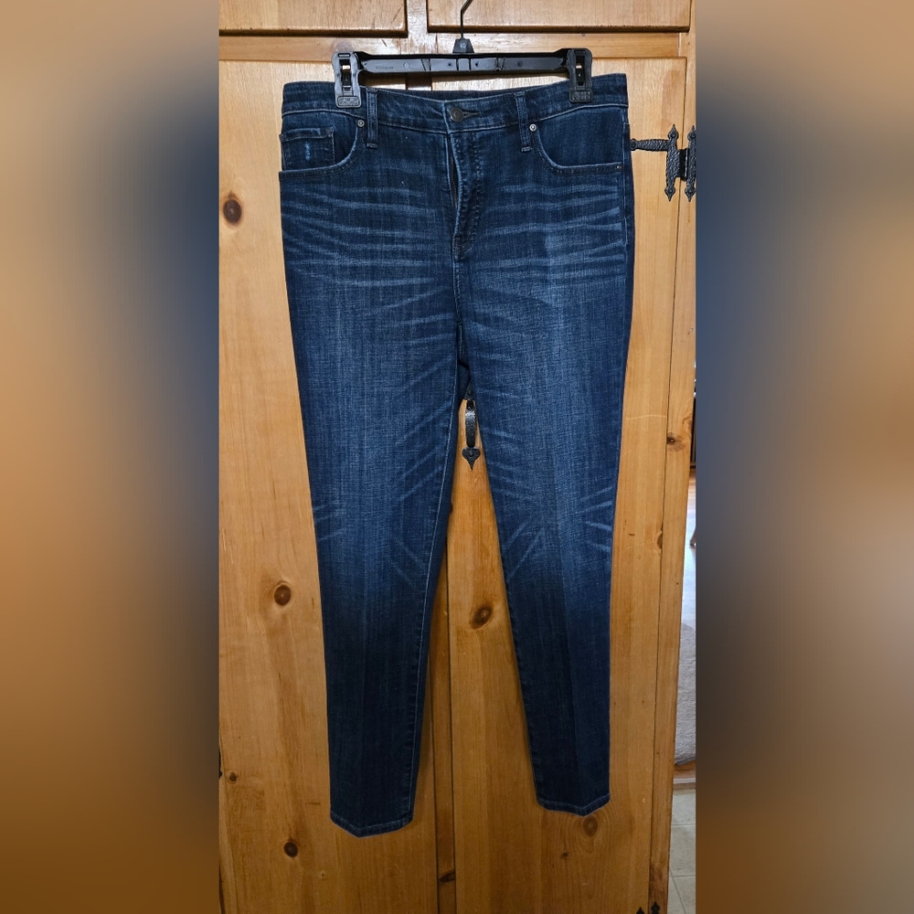 Chico's Slim Leg Ankle Jean